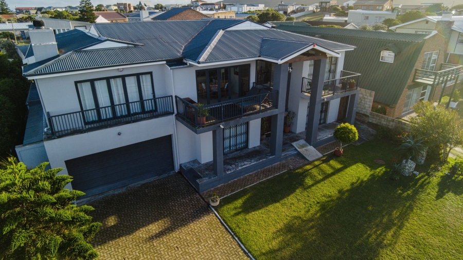 6 Bedroom Property for Sale in Franskraal Western Cape